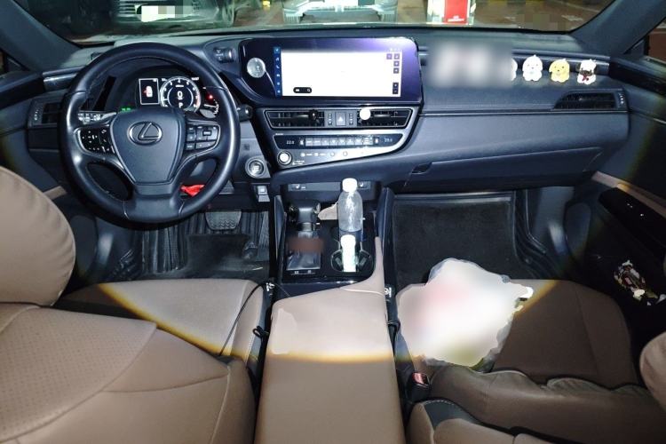 Used Lexus ES 2022 200 Excellence Edition Center Console