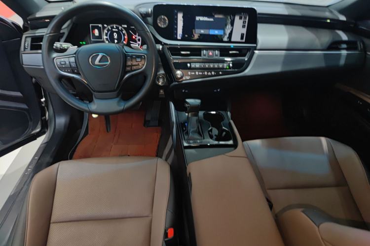 Used Lexus ES 2022 200 Excellence Edition Center Console