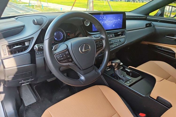 Used Lexus ES 2022 200 Excellence Edition Center Console