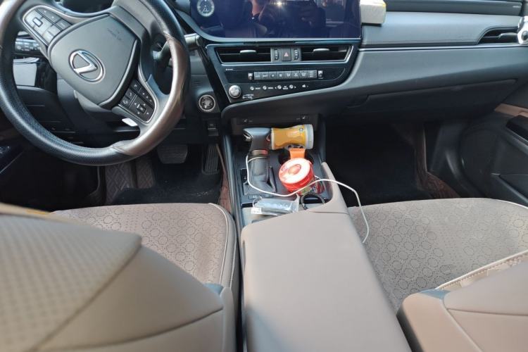 Used Lexus ES 2022 200 Excellence Edition Center Console