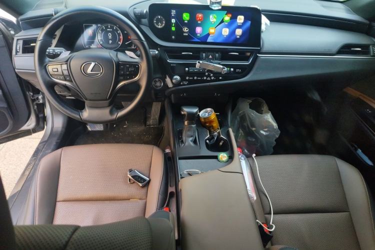 Used Lexus ES 2022 200 Excellence Edition Center Console