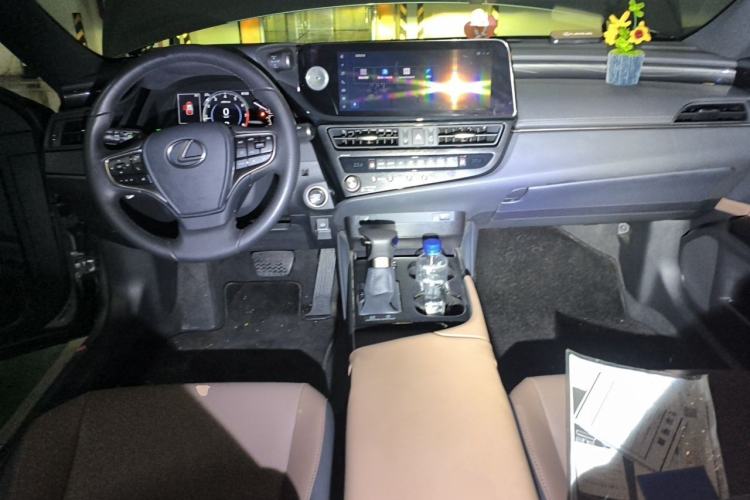 Used Lexus ES 2022 200 Excellence Edition Center Console