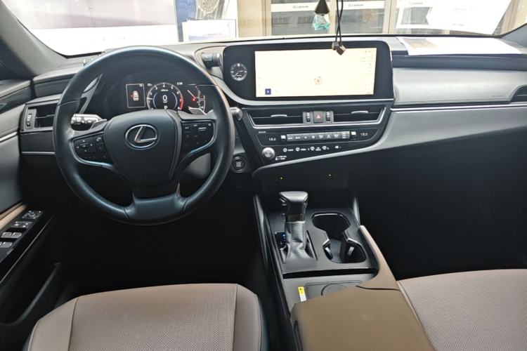 Used Lexus ES 2022 200 Excellence Edition Center Console
