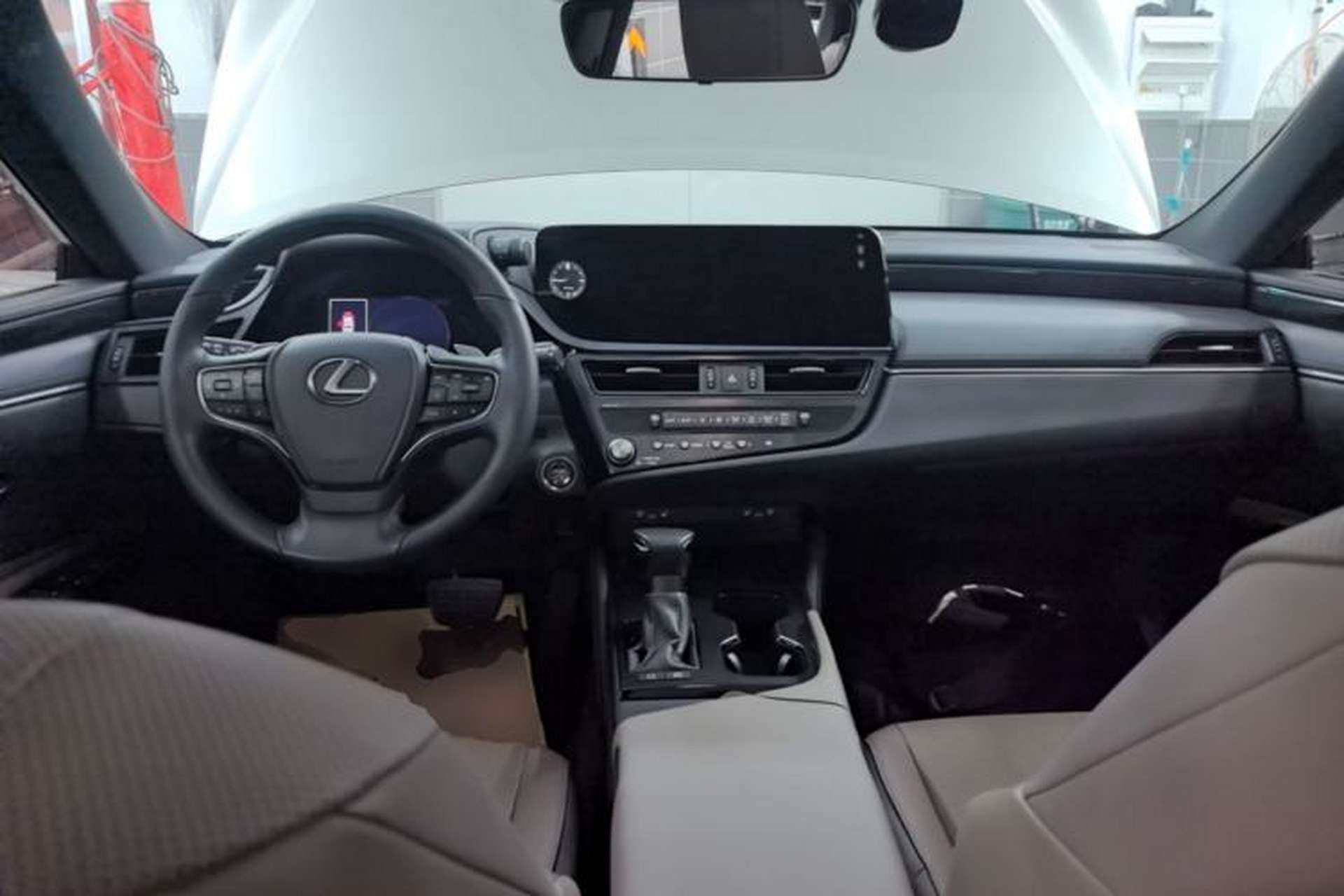 Used Lexus ES 2022 300h Excellence Edition Center Console