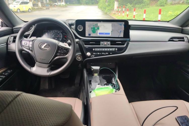 Used Lexus ES 2022 200 Excellence Edition Center Console