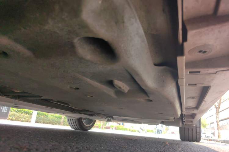 Used Lexus ES 2022 300h Deluxe Edition Chassis Front Left