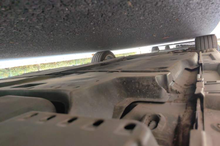 Used Lexus ES 2022 300h Deluxe Edition Chassis Rear Left