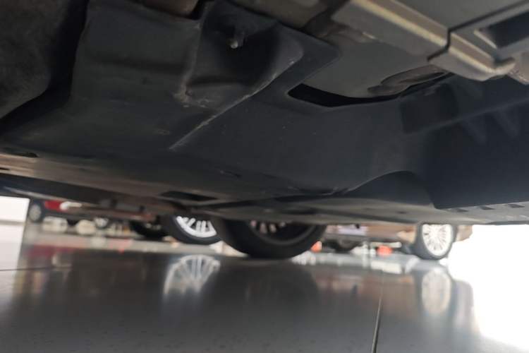 Used Lexus ES 2022 300h Deluxe Edition Chassis Rear Left