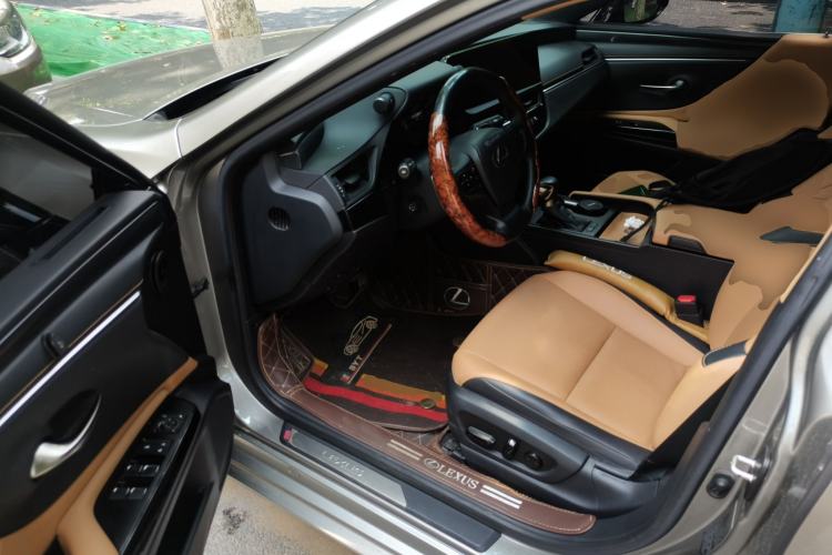 Used Lexus ES 2022 200 Excellence Edition Driver Seat