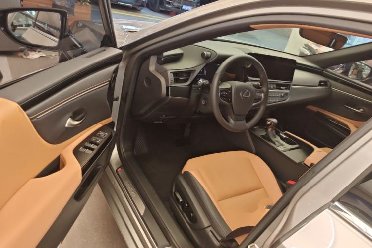 Used Lexus ES 2022 200 Excellence Edition Driver Seat