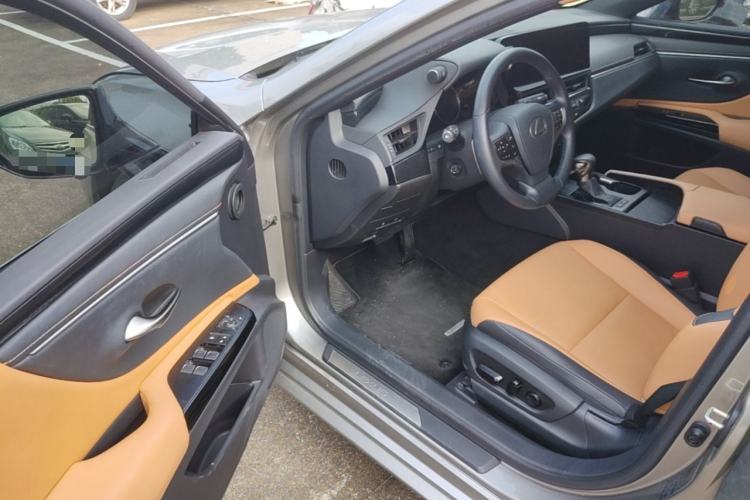Used Lexus ES 2022 200 Excellence Edition Driver Seat
