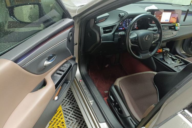 Used Lexus ES 2022 200 Excellence Edition Driver Seat