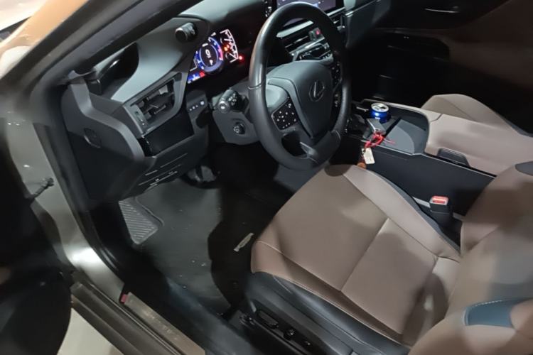 Used Lexus ES 2022 200 Excellence Edition Driver Seat