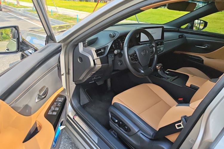 Used Lexus ES 2022 200 Excellence Edition Driver Seat
