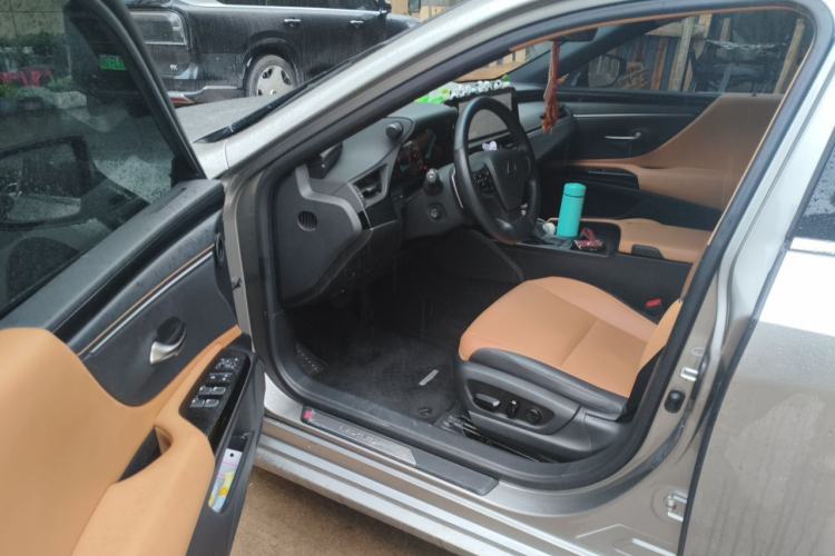 Used Lexus ES 2022 200 Excellence Edition Driver Seat