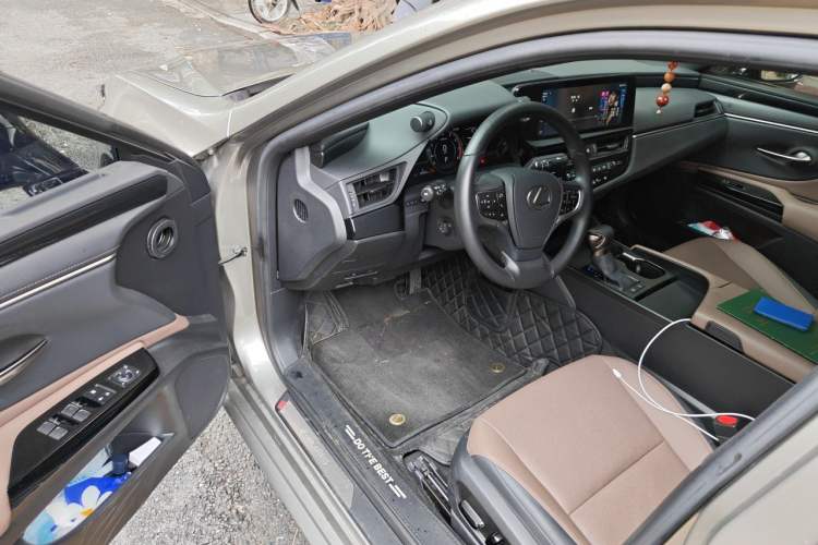 Used Lexus ES 2022 200 Excellence Edition Driver Seat