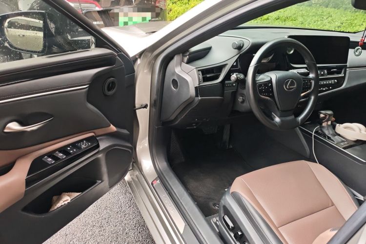 Used Lexus ES 2022 200 Excellence Edition Driver Seat