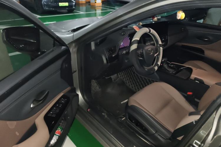Used Lexus ES 2022 200 Excellence Edition Driver Seat