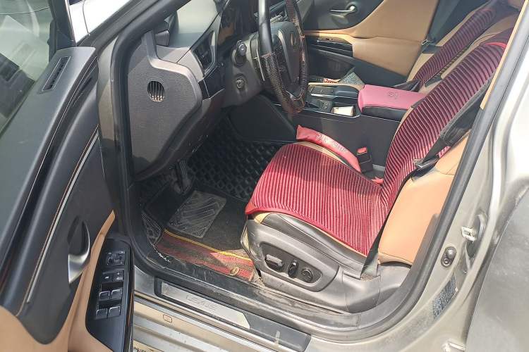 Used Lexus ES 2022 200 Excellence Edition Driver Seat
