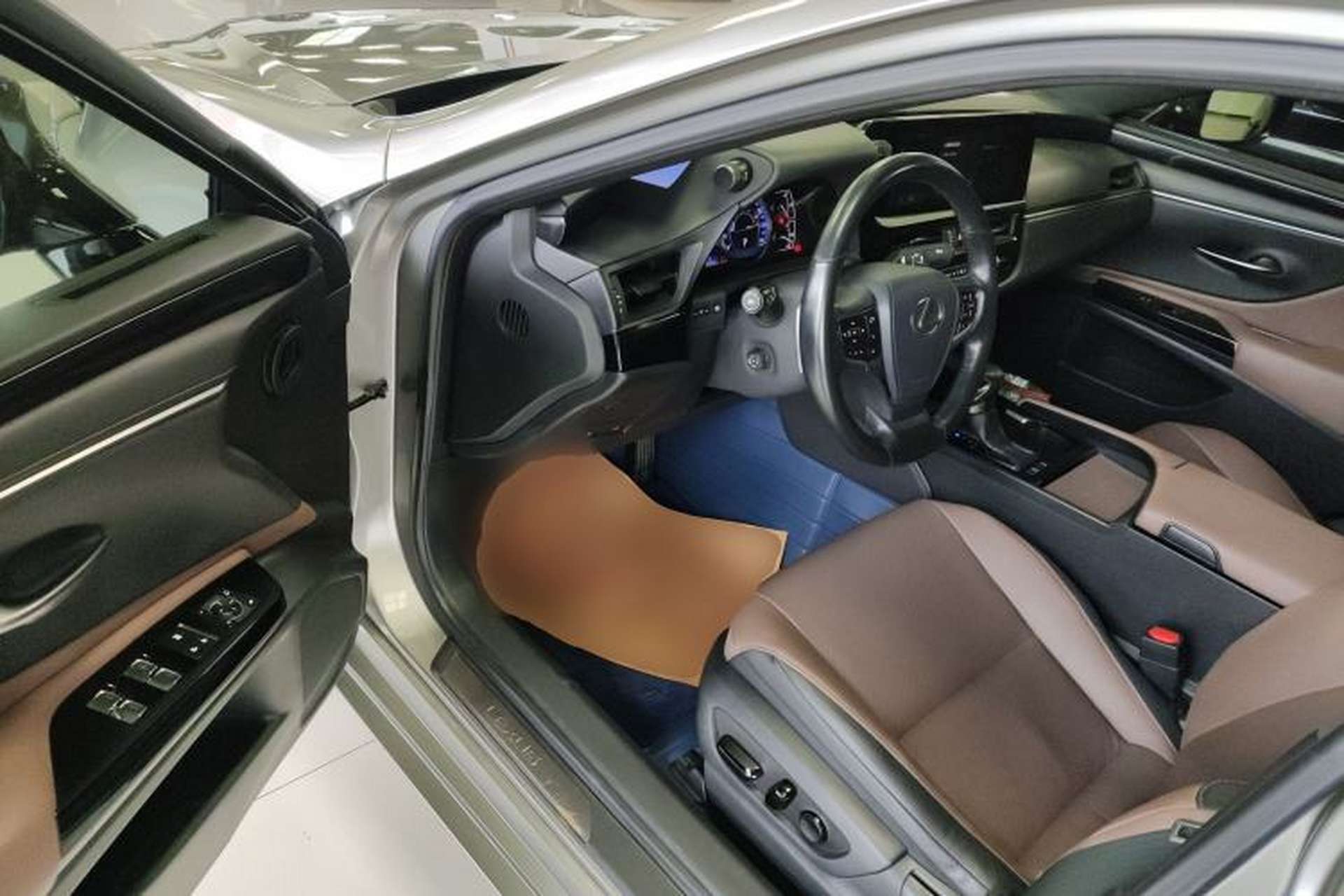 Used Lexus ES 2022 200 Excellence Edition Driver Seat