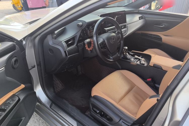 Used Lexus ES 2022 200 Excellence Edition Driver Seat