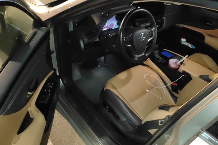 Used Lexus ES 2022 200 Excellence Edition Driver Seat