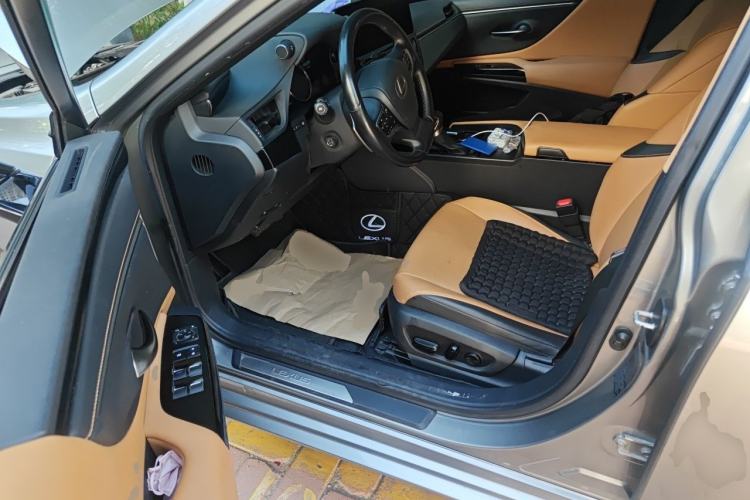 Used Lexus ES 2022 200 Excellence Edition Driver Seat