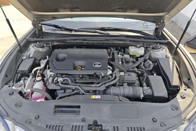 Used Lexus ES 2022 300h Excellence Edition Engine Bay