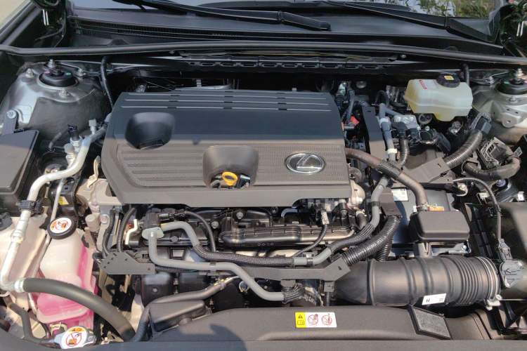 Used Lexus ES 2022 300h Deluxe Edition Engine Bay