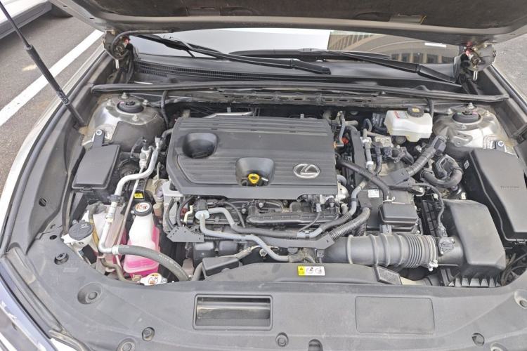 Used Lexus ES 2022 300h Excellence Edition Engine Bay