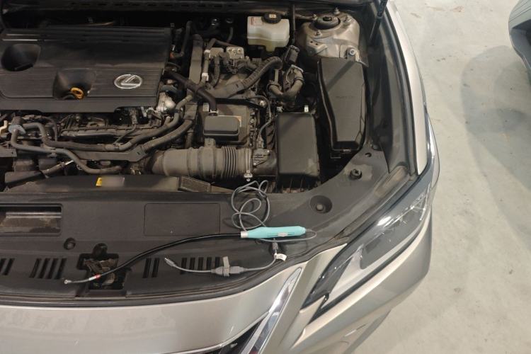 Used Lexus ES 2022 300h Excellence Edition Engine Bay Left
