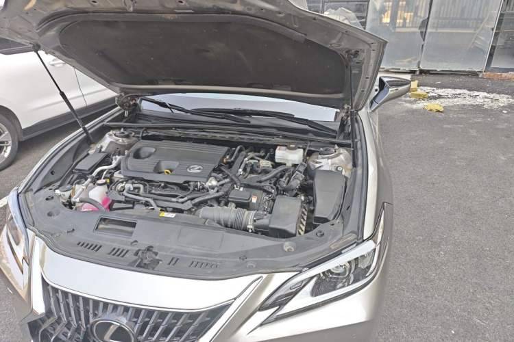 Used Lexus ES 2022 300h Excellence Edition Engine Bay Left