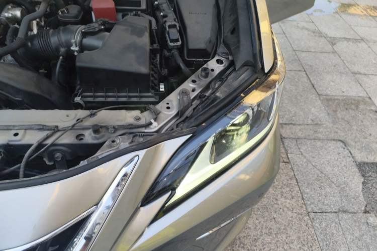 Used Lexus ES 2022 200 Excellence Edition Engine Bay Left