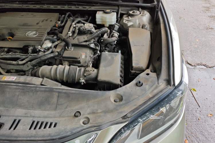 Used Lexus ES 2022 300h Excellence Edition Engine Bay Left