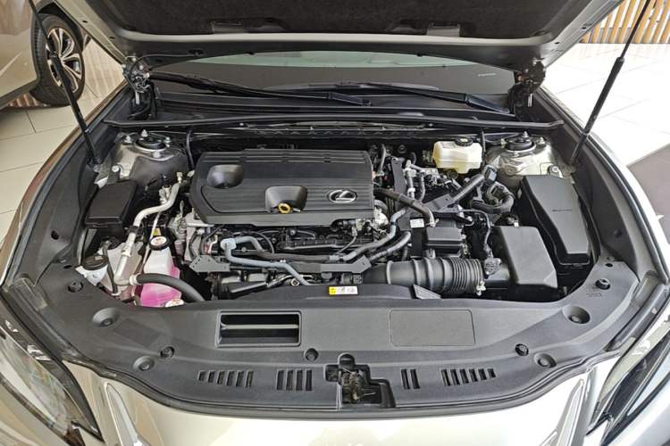 Used Lexus ES 2022 300h Silver Glow Limited Edition Engine Bay