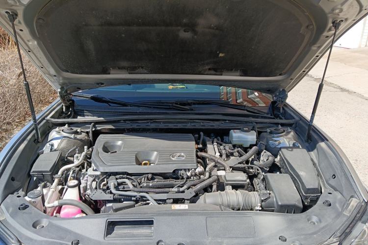 Used Lexus ES 2022 300h Excellence Edition Engine Bay