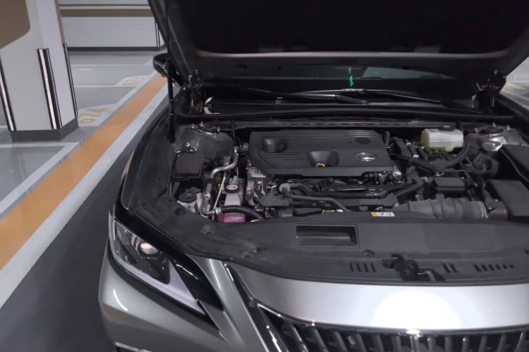 Used Lexus ES 2022 300h Excellence Edition Engine Bay Right