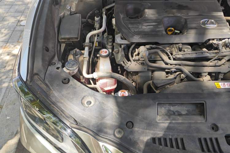 Used Lexus ES 2022 300h Excellence Edition Engine Bay Right