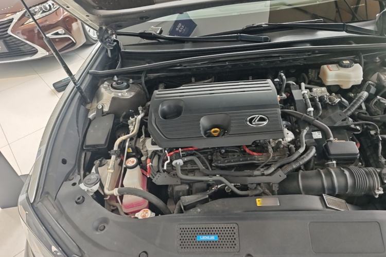 Used Lexus ES 2022 300h Deluxe Edition Engine Bay Right