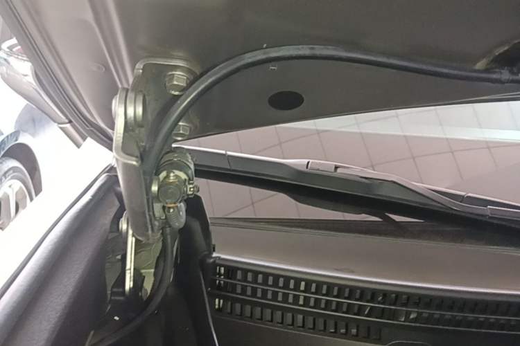 Used Lexus ES 2022 200 Luxury Edition Engine Bay Right