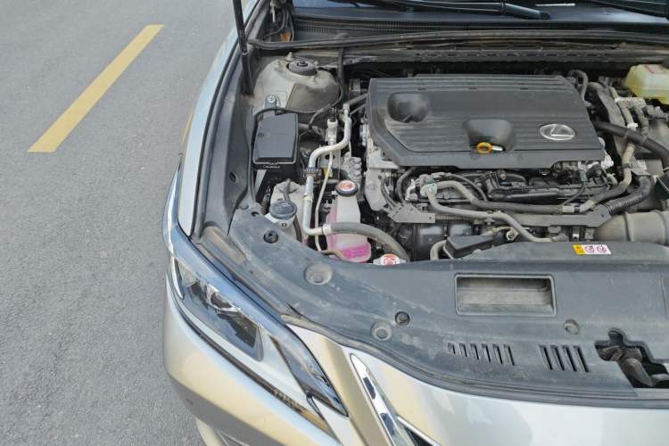 Used Lexus ES 2022 300h Excellence Edition Engine Bay Right