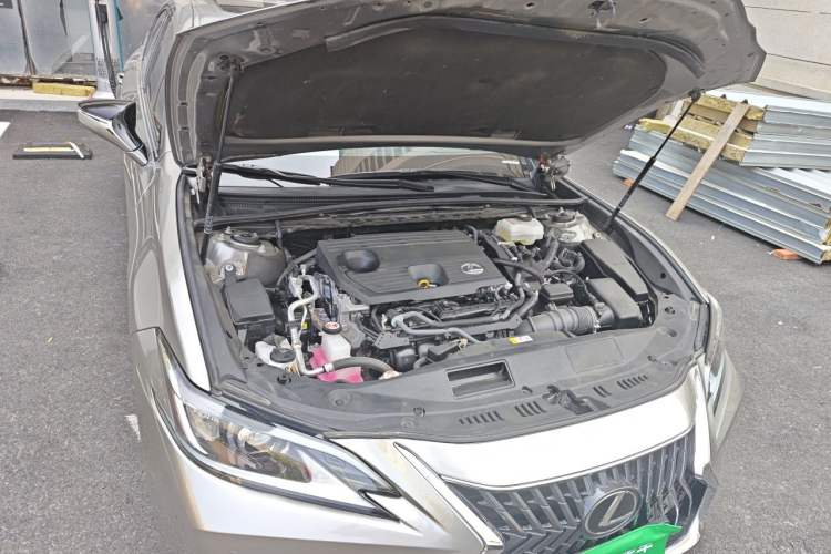 Used Lexus ES 2022 300h Excellence Edition Engine Bay Right
