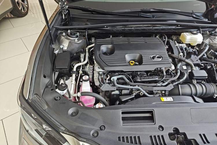 Used Lexus ES 2022 300h Silver Glow Limited Edition Engine Bay Right