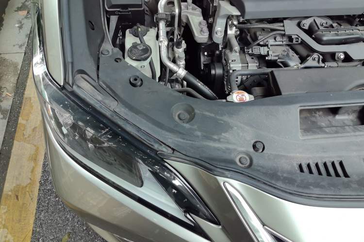 Used Lexus ES 2022 200 Excellence Edition Engine Bay Right