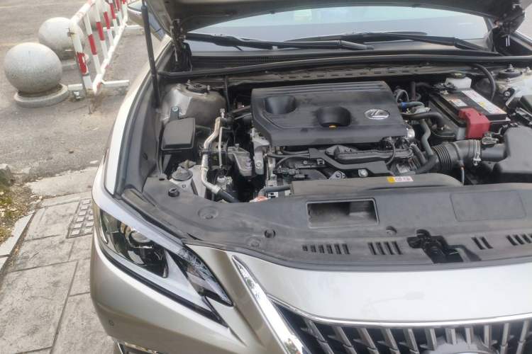 Used Lexus ES 2022 200 Luxury Edition Engine Bay Right
