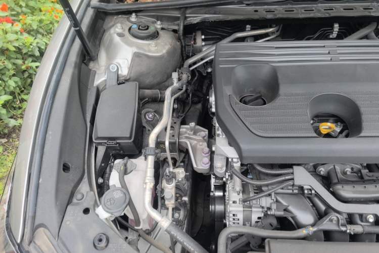 Used Lexus ES 2022 200 Excellence Edition Engine Bay Right