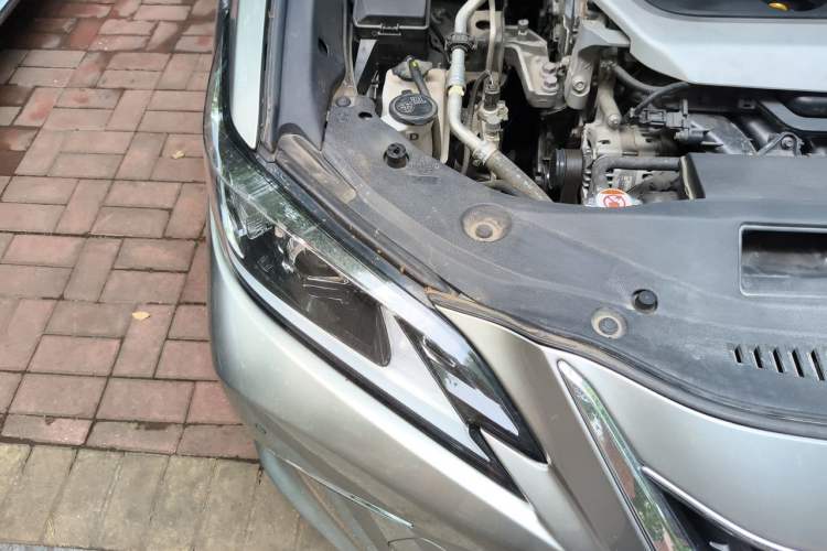 Used Lexus ES 2022 200 Excellence Edition Engine Bay Right