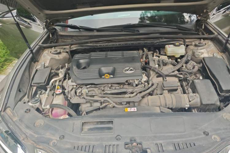 Used Lexus ES 2022 300h Excellence Edition Engine Bay