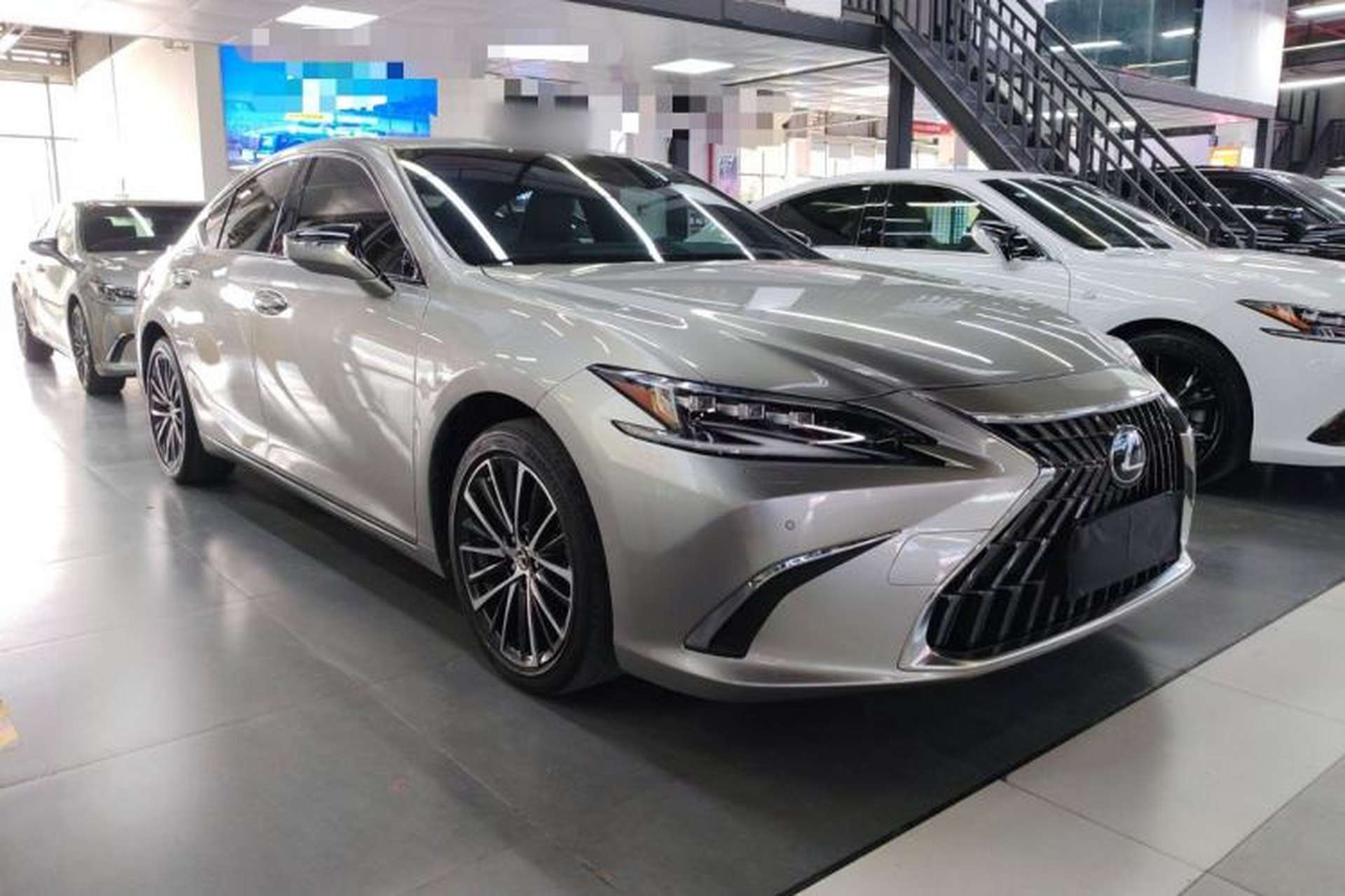 Used Lexus ES 2022 300h Deluxe Edition Exterior 1