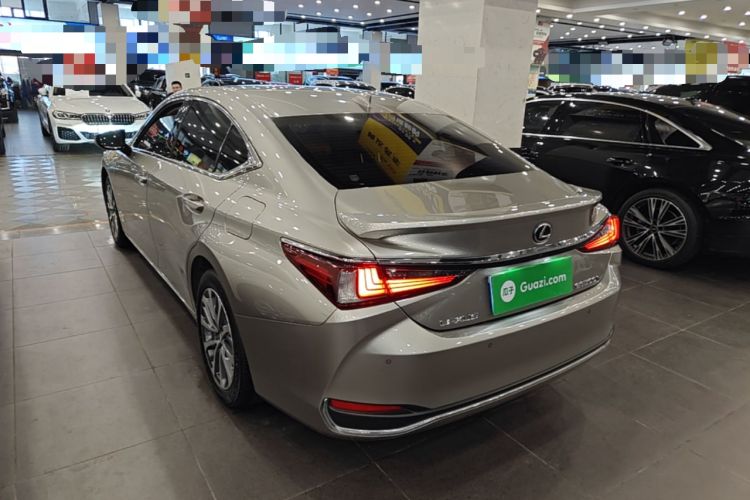 Used Lexus ES 2022 300h Excellence Edition Exterior 2